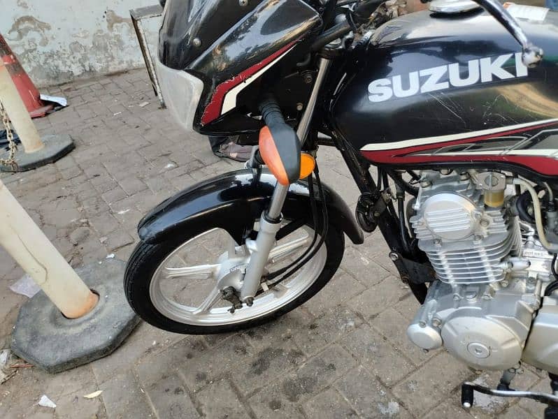 Suzuki GD 110s bike for sale hy black colour 2