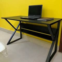 Computer table/laptop table/office workstation