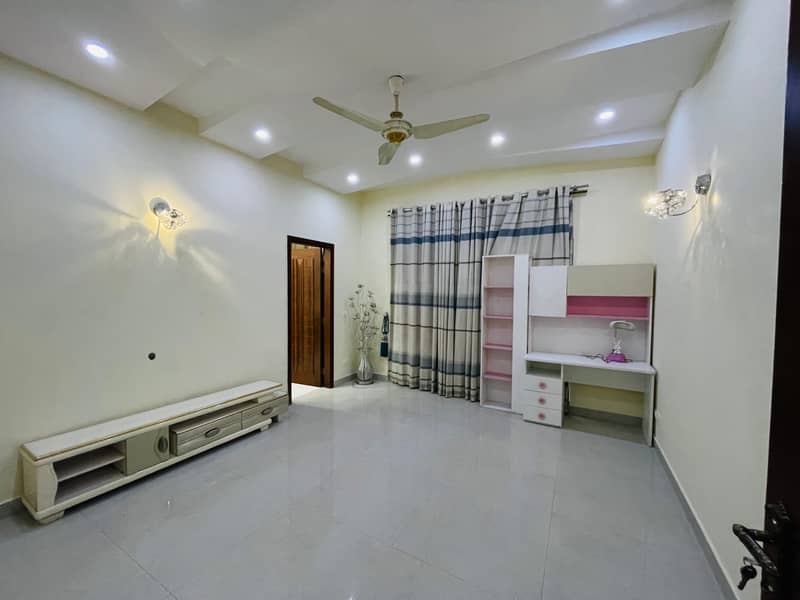 1 Kanal House Fully Furnished With Full Basement For Sale 23