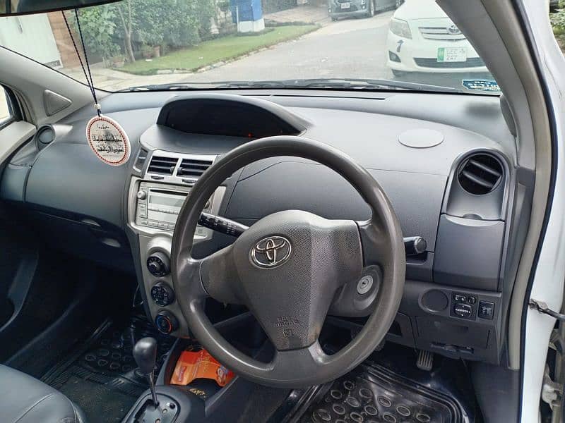 Toyota Vitz 2010 13