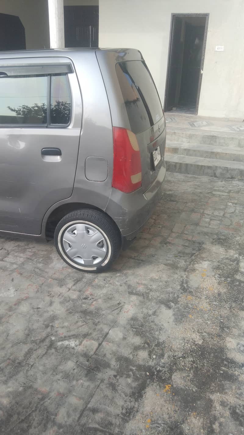 Suzuki Wagon R 2015 4