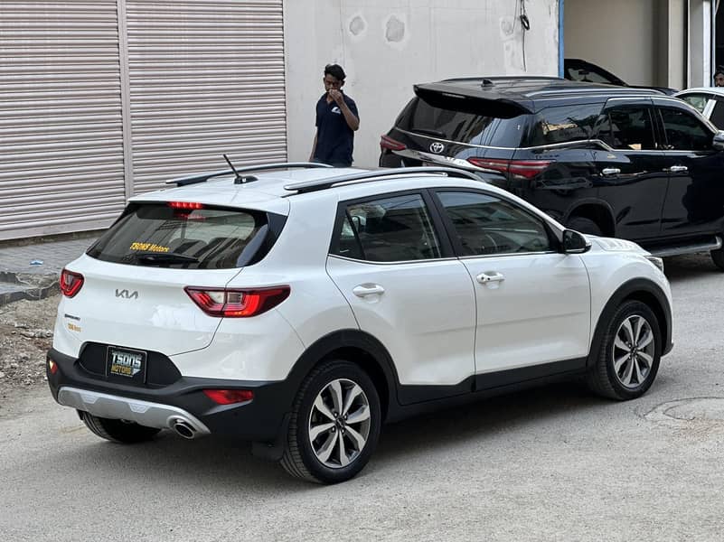 KIA STONIC 2022 EX + 3