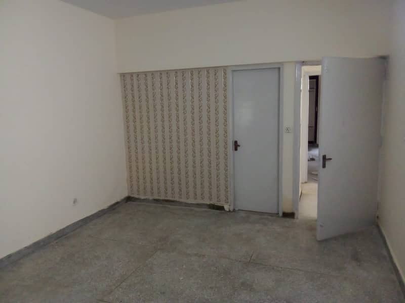 Centrally Located Flat In Askari 5 Is Available For sale 4