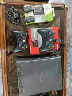 Xbox 360 Jasper 320GB with 2 Controller