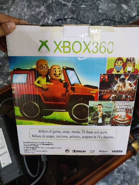 Xbox 360 Jasper 320GB with 2 Controller 10