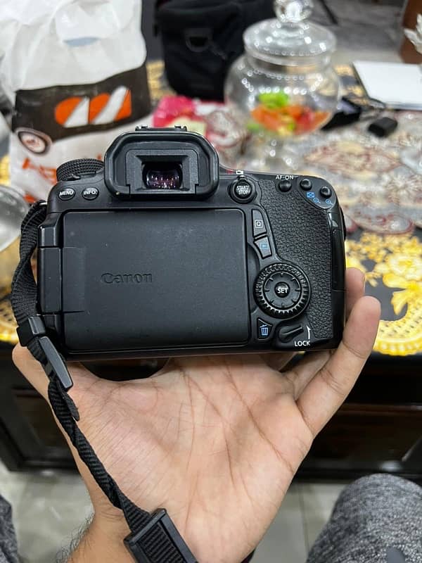 CANON EOS 70D 8