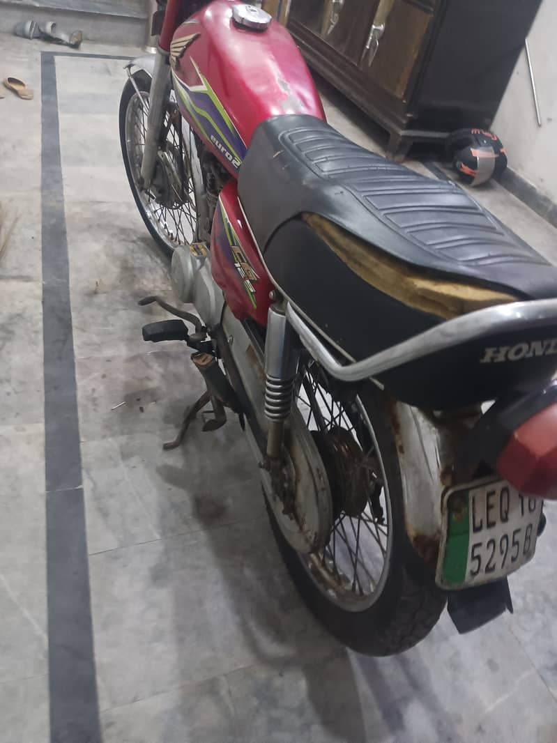 selling Honda 125 2