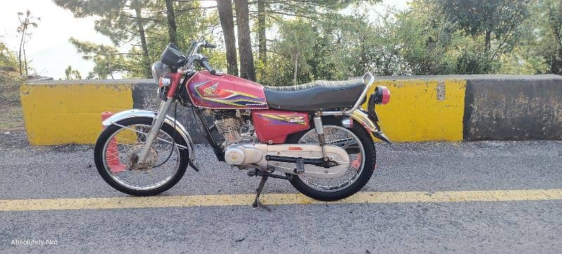 Honda CG 125 : Model 17 Bio Matric Available 1