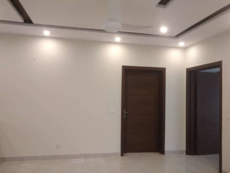 1 KANAL UPPER PORTION AVAILABLE FOR RENT PHASE 7 DHA Lahore 2