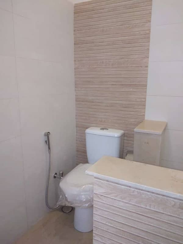 1 KANAL UPPER PORTION AVAILABLE FOR RENT PHASE 7 DHA Lahore 21