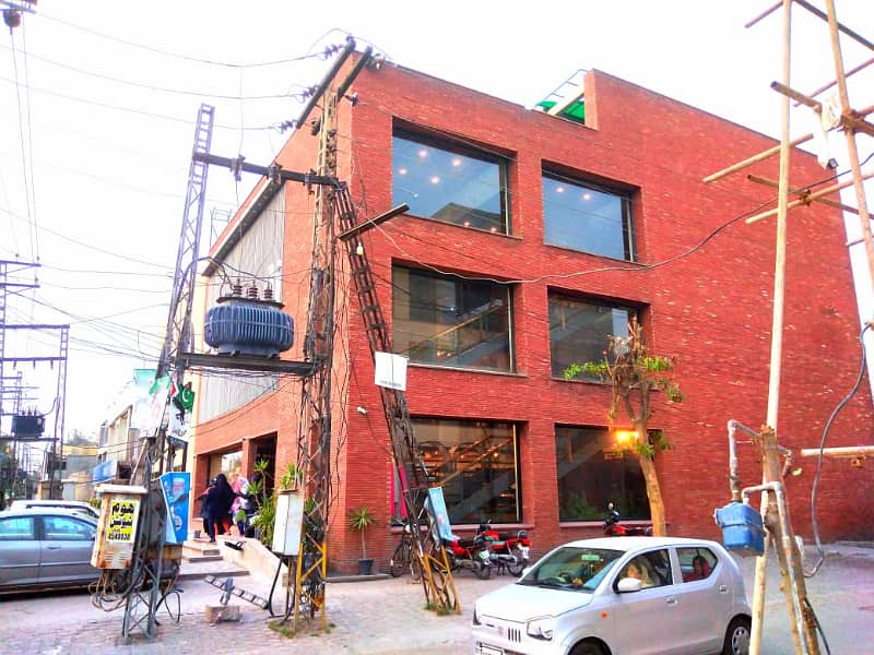 21 MARLA COMMERCIAL CORNER BUILDING FOR SALE IN PAK BLOCK ALLAMA IQBAL ROAD LAHORE 2