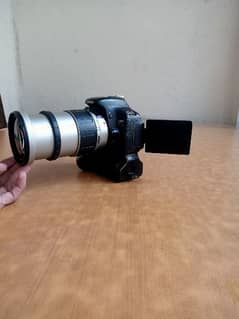 Canon 600d with 28 200mm autofocus lense lush condition with grip