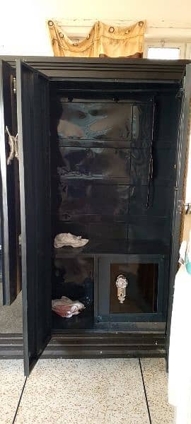 urgent sale almari, safe, cabinet 2