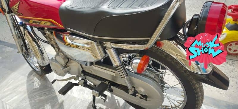 1 Honda CG-125 Special Addition Self Start 4