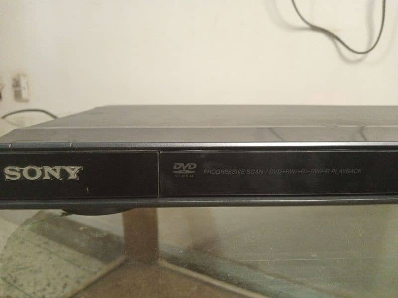 SONY CD/DVD VIDEO PLAYER 5