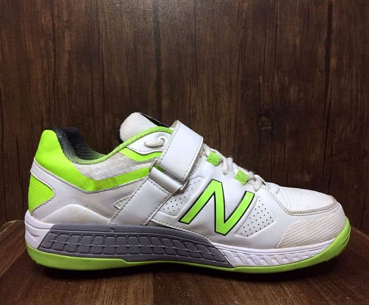 New Balance CK4040 v3 Cricket Shoes (Size: 44) 3