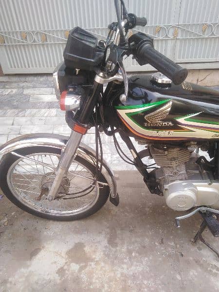 2016A honda 125cc bike 0