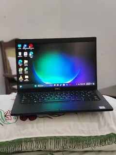 Laptop Cori i7 v pro 8th gen 10/10