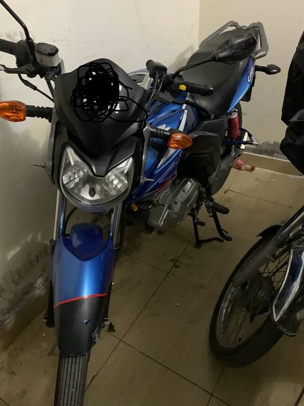 Suzuki GXS 125 1