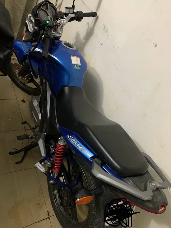 Suzuki GXS 125 2