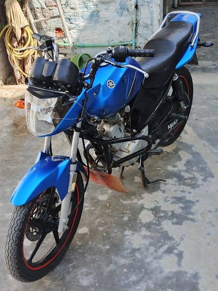 Yamaha ybr 125 2015 model 3