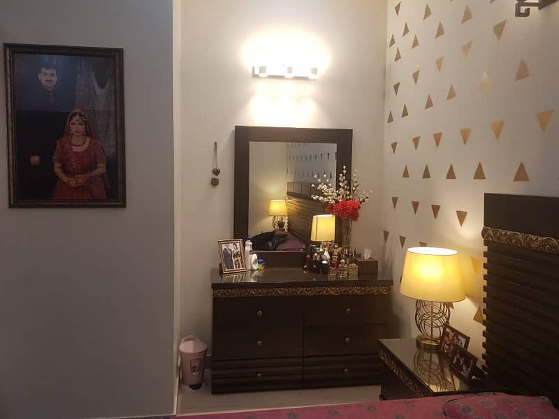 10 MARLA SINGLE STORY SHOUE FOR SALE IN GREEN TOWN MAIN MARKET BLOCK 5 4