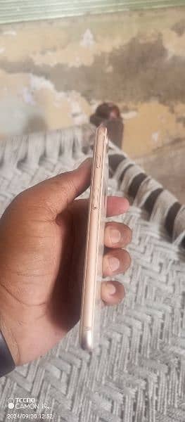 iphone 8 plus non pta golden color 2