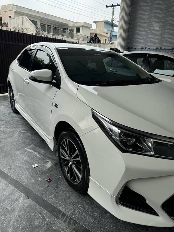 Toyota Corolla Altis 1.6 X Automatic 2022 White B2B 100% Original 4