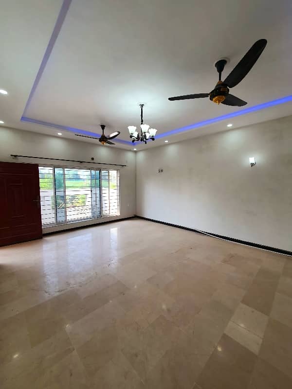 10 Marlas Upper Portion With Servant Quarter Near Kashmir Highway G-13/1 15