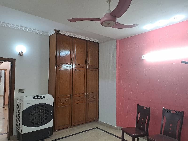 10 Marla Upper Portion For Rent Facing Park. 7