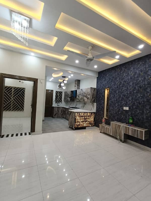 Ali block 5 Marla single unit designer house for rent 4