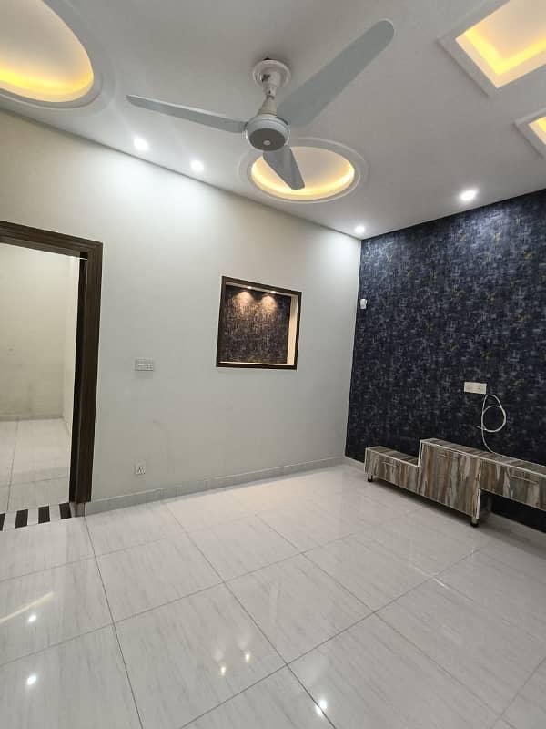 Ali block 5 Marla single unit designer house for rent 9