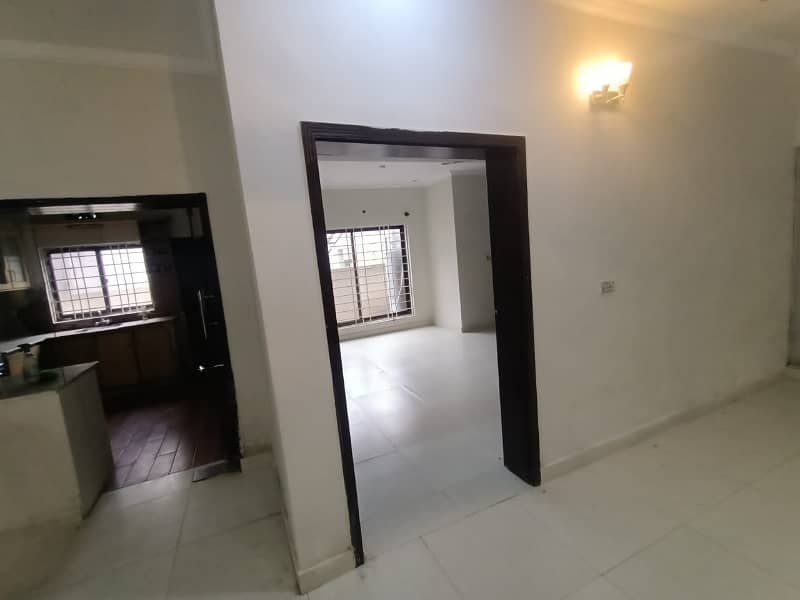 7 Marla single unit used house available for rent 4