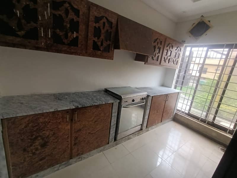 7 Marla single unit used house available for rent 18