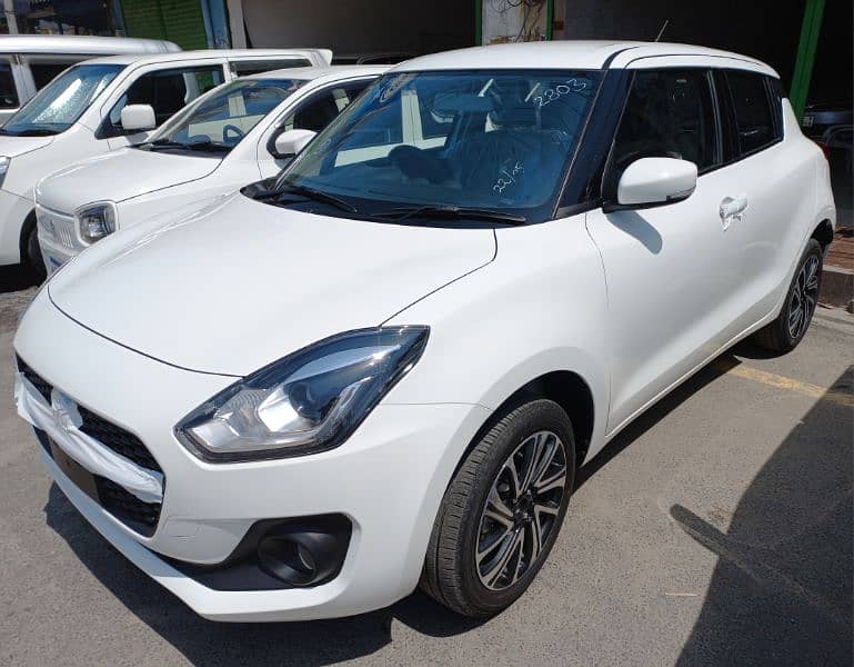 Suzuki Swift GLX CVT 2024 ZERO METER 3