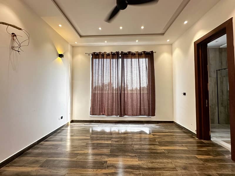 Defence Phase 7 kanal Most Modern Full basement with pool bungalow 850 lakh 28