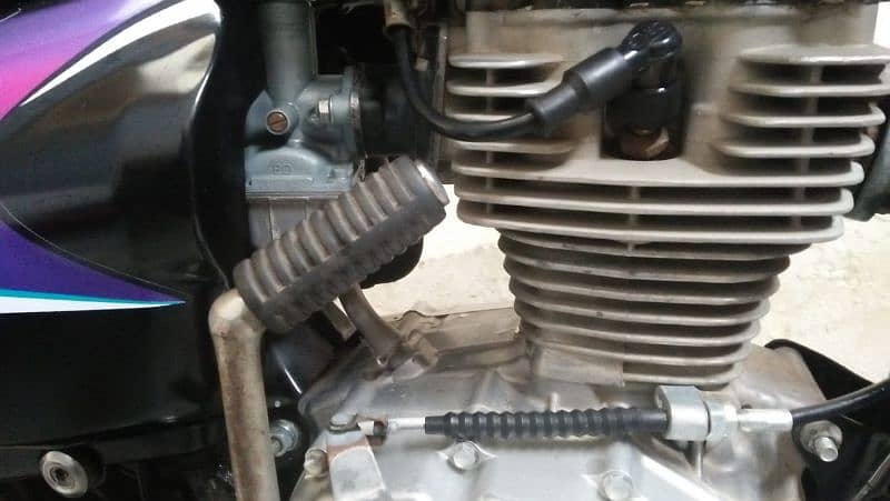 Honda 125 bio matic majood hai 7