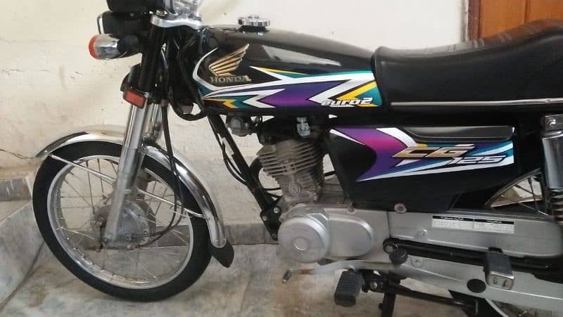 Honda 125 bio matic majood hai 9