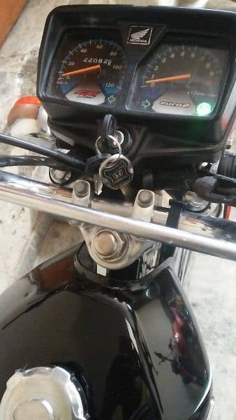 Honda 125 bio matic majood hai 12