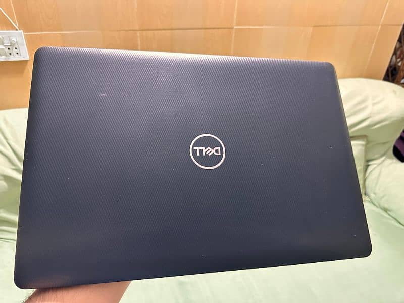 Dell Inspiron 17 3780 core i5 8th gen 16gb ram DDR4 500 SSD 1