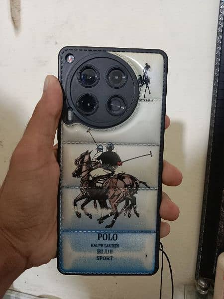 Tecno Camon 30 1