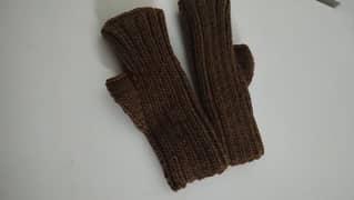 hand woven gloves 0