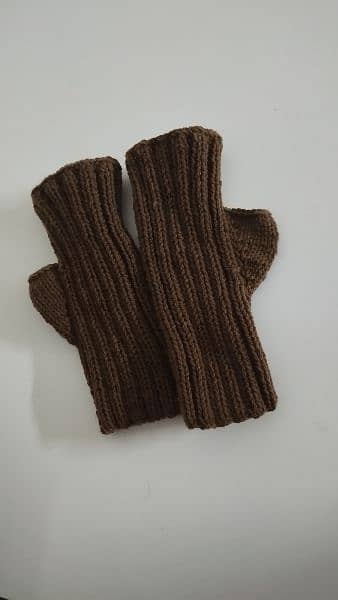 hand woven gloves 2