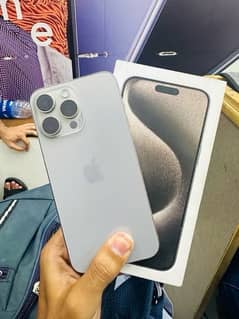 I phone 15 Pro MaX natural titanium 256 gb GV with box