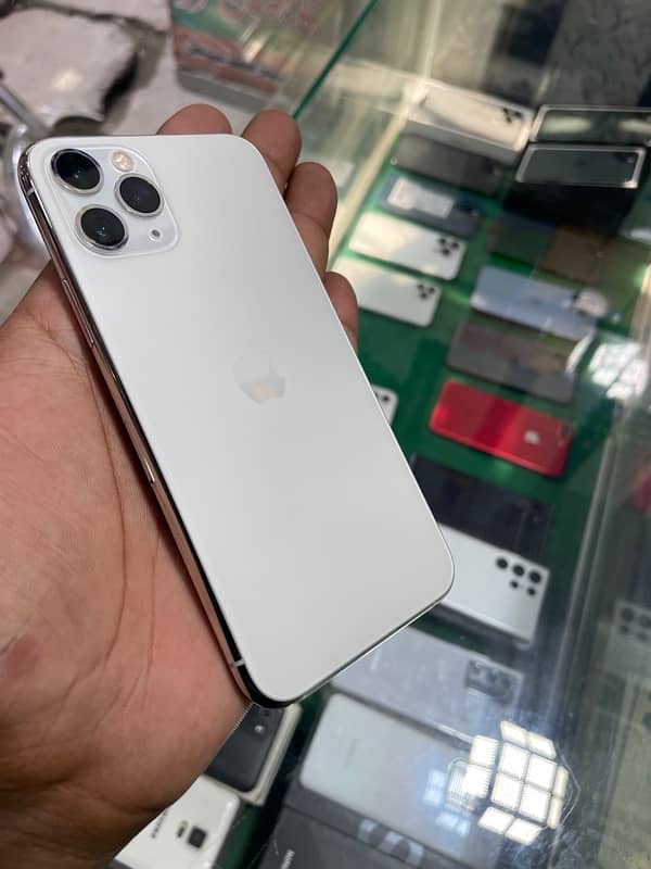 iPhone 11 pro 4