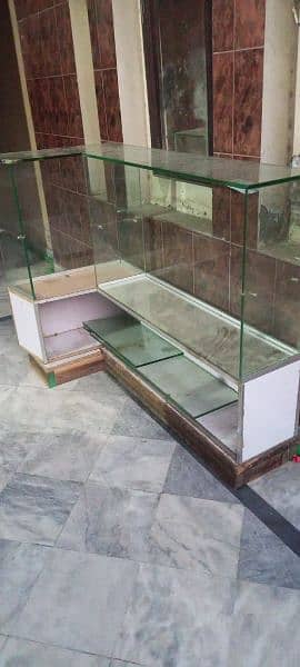 glass top counter 1