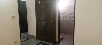 500 Sq ft 2nd floor flat for rent in johar town phase 2