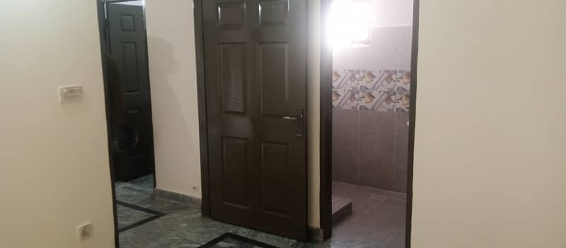 500 Sq ft 2nd floor flat for rent in johar town phase 2 0