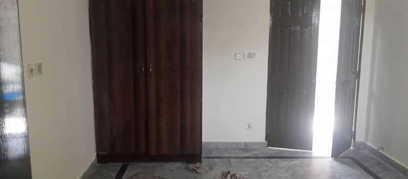 500 Sq ft 2nd floor flat for rent in johar town phase 2 2