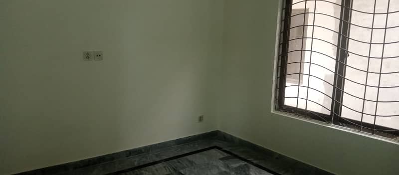 500 Sq ft 2nd floor flat for rent in johar town phase 2 3